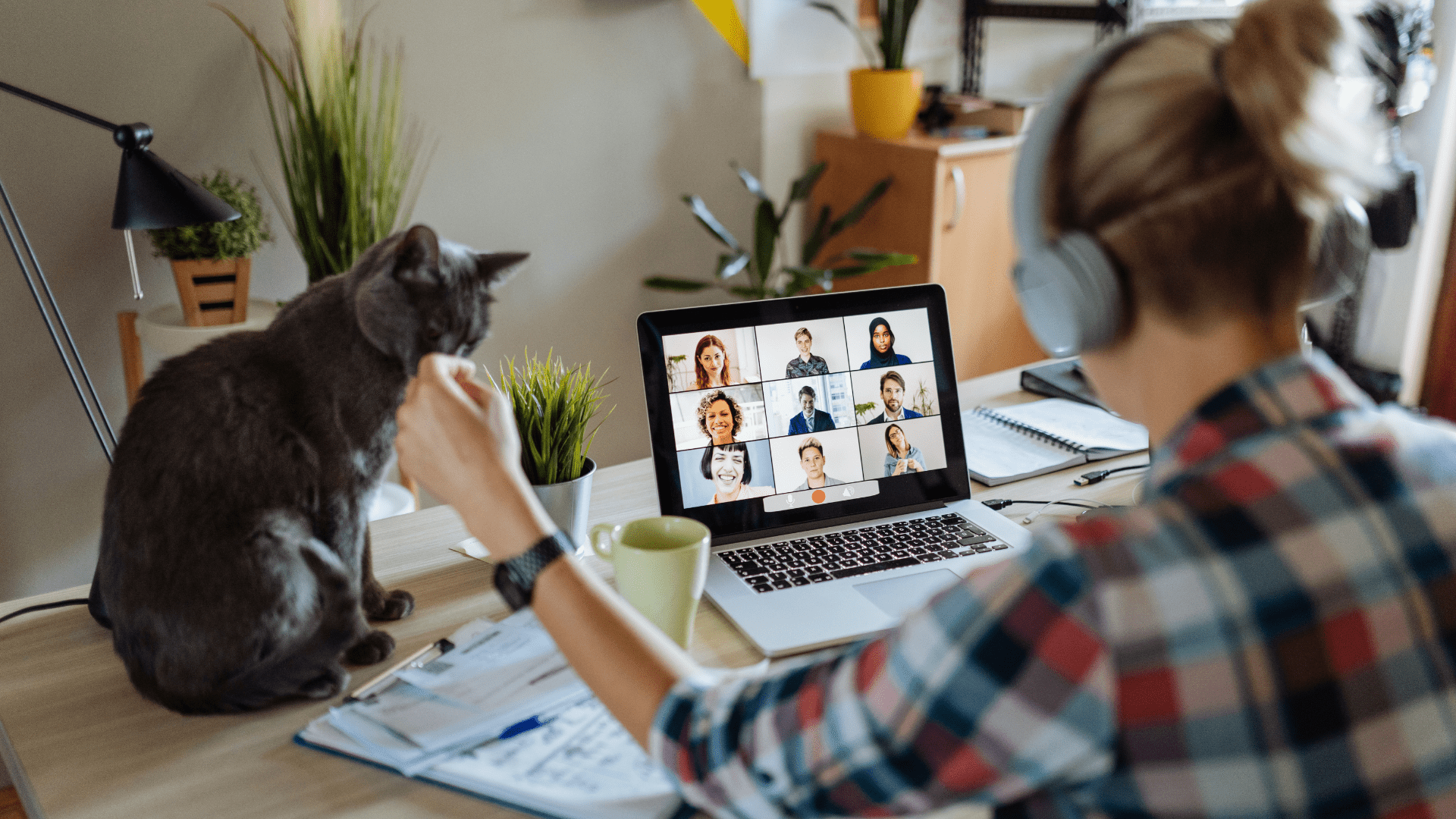 Read more about the article Best Sites To Hire Virtual Assistants in 2025